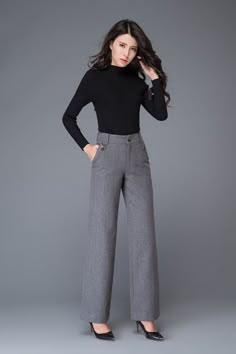 High waisted pants, maxi pants, grey wool pants, wide pants, suit pants, womens trousers, formal pan Square Pants Outfit, Formal Pants Women, Celana Fashion, Maxi Pants, Professional Work Outfit, Fashionable Work Outfit, Square Pants, Formal Pants, Office Outfit