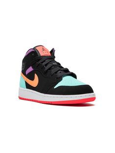 Air Jordan 1 Mid GS sneakers Jordans Kids, Air Jordan 1 Mid Gs, Jordan Air, Shoes Sneakers Jordans, Jordan Shoes Girls, Nike Air Jordans, All Nike Shoes, Nike Air Shoes, Mid Top