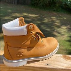 Timberland Boots Wheat With White Leather Trim Size 8.5 In Men's Timberlands Shoes, Timberland Shoes, Timberland Mens, Timberland Boots, Leather Trim, White Cream, Cream White, White Leather, Leather Trims