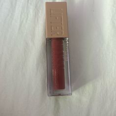 In The Color 005 Petal Maybelline Lip Lifter Gloss, Lip Lifter Gloss, Lifter Gloss Maybelline, Gloss Maybelline, Lifter Gloss, Maybelline Lip, Maybelline Makeup, Lip Balm Gloss, Lip Makeup