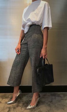 Classy Work From Home Outfit, Casual Woman Outfit, Outfits For College, Custom Pants, Aesthetic Business, Outfits Skirt, Rich Aesthetic, Suits Casual, Cute Work Outfits