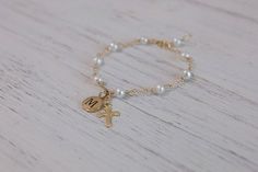 Baptism Bracelet, Babies Fashion, Toddler Bracelet, Paige Wwe, Grandmother Jewelry, Big Sister Gifts, Cadeau Baby Shower, Bracelet Initial