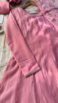 Kurtis Ideas, Mixed Outfits, Cotton Kurties, Pattu Dress, Stylish Outfits Casual, Cloth Diy, Marriage Dress, Embroidery Fashion Detail, Cotton Anarkali