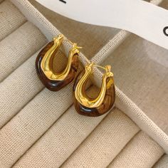 Material: Metal Fashion Element: Ring Style: Retro Retro Earring, Metal Fashion, Ring Style, Style Retro, Name Necklace, Vintage Earrings, Fashion Rings, Amber, Street Style