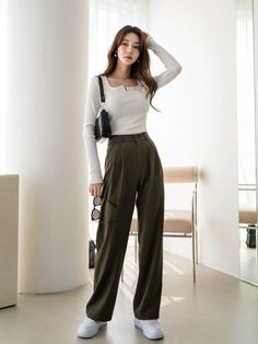 DAZY Zipper Fly Solid Tailored Pants | SHEIN USA Autumn Outfits Vintage, Brown Tailored Pants, Brown Trousers Outfit Women, Winter Travel Capsule Wardrobe, Tailored Pants Outfit, Trousers Women Outfit, Women Suit Pants, Pant Outfits For Women, Brown Pants Outfit