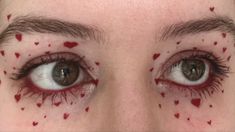 Heart Around Eye Makeup, Eye Makeup On Tan Skin, Non Conventional Beauty, Love Core Makeup, Low Brow Makeup, Red Eyeliner Ideas, Whimsical Makeup Looks, Valentine’s Day Make Up, Weird Makeup Looks