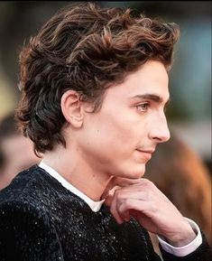 Top Wavy Hairstyles for Men | Trending Wavy Hair Men in 2024 – Men Deserve Wavy Hairstyles Men, Cool Hairstyles For Men, Wavy Hairstyles, Haircuts For Wavy Hair, Air Dry Hair, Corte De Cabelo Masculino