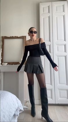 Styling Black Skirt Aesthetic, Black Dress With Heels Outfit Classy, Mini Skirt Outfit Boots, Aesthetic Outfits For Christmas Party, Black And White Pleated Skirt Outfits, Box Pleat Skirt Outfit, Christmas Eve Fits, Black Short Skirt For Winter, Outfits With Black Mini Skirt