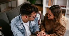 Si ta kuptoni nëse partneri juaj ka qenë i lënë pas dore në fëmijërinë e tij - Marredhenie Positive Work Environment, Good Communication Skills, Ho Oponopono, Supportive Friends, Good Listener, Relationship Coach, Family Values, Psychology Today, Low Self Esteem