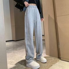 Casual Elastic Waist Wide Leg Gray Sweatpants  Material: Cotton  Size: XS, S, M, L, XL, 2XL Color: Light Gray, Black Pants Type: Wide Leg Pants Style Type: Street Trendy  Season: Spring, Fall, Winter,   Occasion: Leisure, Outdoor, Daily, Vacation, Fall Outfits Sweatpants Women, Streetwear Pants, Trousers Casual, Warm Pants, Loose Trousers, Bodycon Floral Dress, Christmas Party Dress, Fleece Sweatpants, Grey Sweatpants