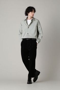 トラウザーズ | MARGARET HOWELL Japanese Work Outfit, Japanese Street Fashion Men, Minimal Shirt Design, Mens Office Wear, Movie Outfits, Minimalist Fashion Men, Mens Fashion Wedding, Guys Clothing Styles, Movies Outfit