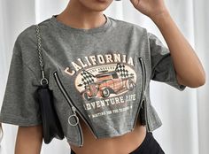 Tshirt Rework, Diy Band Shirt, Reworked Crop Top, Reworked Clothes, Clothing Pattern Design, Corset Styles, Moda Jeans, Body Outfit, Rihanna Style