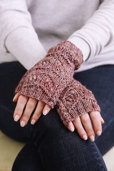 Fingerless Mitts Knit, Glove Pattern, Bead Crochet Patterns, Lace Knitting Patterns, Knitting Instructions, Mittens Pattern, Fingerless Mittens, Diy Couture