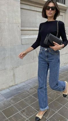 Working Lady, Parisian Outfit, Group Fashion, Parisian Outfits, Elegant Classy Outfits, Style Parisienne, Parisian Chic Style, Dressing Sense, Moda Paris