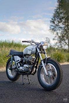 Triumph Bonneville T140 scrambler by Purpose Built Moto Custom Triumph, Triumph Cafe Racer, Triumph Tr6, Honda Hrv, Bike Exif, Honda Cbr600rr, Extra Credit, Scrambler Motorcycle