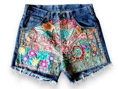 Vintage Denim Cutoff Jean Shorts / Lee Vintage /embroidery - Etsy Vintage Jeans With Built-in Shorts For Spring, Bohemian Summer Jeans With Frayed Hem, Vintage Floral Embroidered Bottoms For Summer, Festival Jean Shorts With Frayed Hem, Denim Jean Shorts For Festival, Vintage Embroidered Summer Bottoms, Bohemian Jeans For Summer Festivals, Bohemian Summer Festival Jeans, Summer Bohemian Festival Jeans