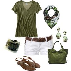 Capsule Wardrobe Casual, Stylish Outfits For Women Over 50, V Neck T Shirts, Sassy Outfit, White Trousers, Capsule Outfits, Short Jeans, Really Cute Outfits, Cute Summer Outfits