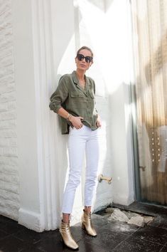 Botas Outfit, 23 Outfit, How To Wear White Jeans, Elegantes Outfit Damen, Womens Flannel Pajamas, Mode Tips, White Jeans Outfit, Fashion Bottoms