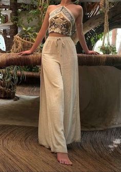 Brazil Women Outfits, El Salvador Travel Outfits, Earth Tone Beach Outfit, Beach Vacay Outfits Summer, Tropical Cruise Outfit Ideas, Jungle Outfit Ideas, Mexico Club Outfit, Brazil Style Outfits, Cute Tropical Outfits