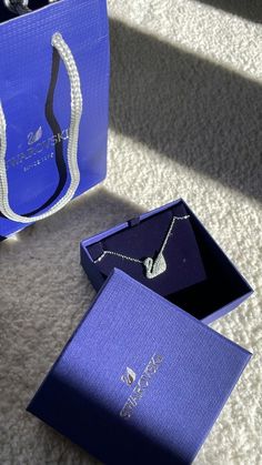 Blue , swarovski Cute Couple Gifts, Foto Baby, Swarovski Necklace, Jewelry Lookbook, Fancy Jewelry