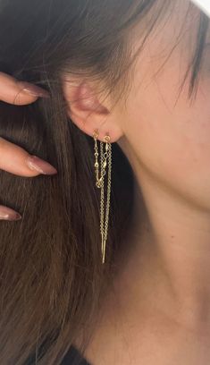 ~0.7 mm threader width ~9.25 in threader length Earring Chains, Ear Peircings, Chain Threader Earrings, String Earrings, Earring Inspo, Ear Chain, Earrings Aesthetic, Thread Earrings, Jewelry Outfit