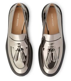 Ultra Lug Tassel Loafer | Stuart Weitzman Τσάντες Louis Vuitton, Loafers Trend, Dr Shoes, Stuart Weitzman Boots, Metallic Shoes, Tassel Loafers, Carrie Bradshaw, Crazy Shoes, Shoe Obsession