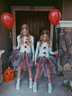 duas meninas com fantasia infantil it a coisa Pennywise Halloween Costume, Halloween Costumes Women Scary, Scary Clown Costume, Spooky Craft, Costumes For Teenage Girl, Clown Halloween Costumes, Strašidelný Halloween, Spooky Diy