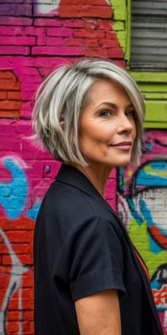 Gray Bob Hairstyles Over 50, Gray Hair Bob, Grey Bob Hairstyles, Κούρεμα Bob, Short Silver Hair, Messy Short Hair, Edgy Short Hair, Cute Hairstyles For Short Hair, Short Hair Haircuts