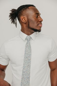 We pride ourselves in offering our customers some of the best skinny ties money can buy. Each DAZI tie is handmade from high quality imported fabrics. Features: Approx. 2.5" wide at the tip Approx. 58" in length 100% Cotton Double Windsor, Luxurious Dress, Aloha Print, White Dress Shirt, Boys Ties, Navy Suit, Cool Ties, Gray Suit, Tall Guys