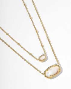 Kendra Scott Necklace Elisa, Short Pendant Necklace, Pretty Jewelry Necklaces, Preppy Jewelry, Kendra Scott Necklace, Pendant Necklace Gold, Minimal Aesthetic, Handbag Charms, Jewelry Lookbook