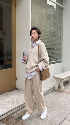 Comfy Korean Outfits, Korean Girl Fashion, Mode Inspo, Korean Street Fashion, Fashion Mode, Casual Style Outfits