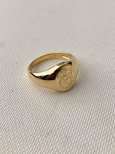 Coat of Arms Family Crest Ring, Crest Engraved ring, Personalized Ring, Pinky ring Engraved Signet ring with Oval Seal- Best quality 18k Gold Plate Great for Men or Women. Looks great on any finger, and especially cool as a pinky ring. Please note in Personalization at checkout. : The Family Crest/image you want me to engrave The product will arrive to you packed in gift box and padded envelope to maintain the product For more rings from us: https://www.etsy.com/il-en/shop/Limajewelry?section_id Signity Ring Men, Signate Rings Men, Signet Ring Men Pinky, Signity Ring, Men Pinky Ring, Mens Gold Signet Rings, Engraved Rings Personalized, Family Crest Ring, Pinky Finger Ring