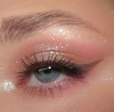 Glittery Eye Makeup, Sunset Palette, Light Makeup Looks, Sparkly Makeup, Princess Makeup, Shimmer Makeup, Cute Eye Makeup, Eye Makeup Pictures