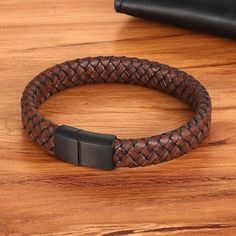 Leather Bracelet- Fashion Jewelry Combination Brown Color Leather Stainless Steel Buckle Men Bracelet Hot Selling For Birthday Simple Gift Model Number:2255800320431946 Quality: 100% Brand New High Quality Size : 19cm 21cm 23cm Brown Leather Bracelet, Bracelet Apple Watch, Men Bracelet, Protection Bracelet, Chakra Bracelet, Leather Cuffs Bracelet, Healing Bracelets, Quartz Rose, Bracelet Collection