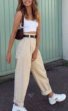 Sneakers Fashion Outfits, Paris Outfits, Pantalon Large, Look Vintage, Classic Outfits, Casual Summer Outfits, Mode Fashion, Minimalist Outfit, Cute Casual Outfits