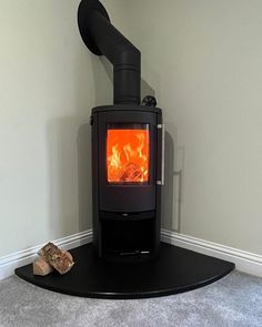 fireplace hearth for corner Corner Wood Stove Ideas, Corner Log Burner, Free Standing Gas Stoves, Wood Burning Stove Corner