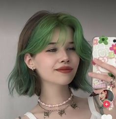 Short Hairstyle Dye Ideas, Hairdye Ideas Green, Hot Hair Dye Ideas, Hair Dye Ideas Solid Color, Tiktok Hair Color Ideas, Colorful Brown Hair, Hair Dye Inspiration Short Hair, Brown Hair Green Money Piece, Short Hairstyle Women Dyed