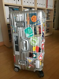 Luggage Rimowa, Hypebeast Brands, Mexico Tourism, Trip Bag, Suitcase Stickers, Luggage Stickers, Best Luggage, Frequent Traveler