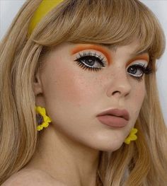 70s Eye Makeup, Hippie Makeup, Look Disco, Looks Hippie, 60s Makeup, 70s Makeup, Trend Makeup, Retro Makeup