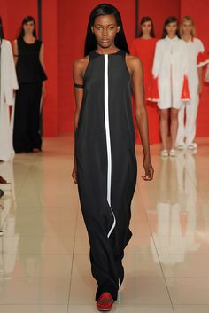 Lisa Perry Spring 2015 Ready-to-Wear Fashion Show - Kai Newman Sanne Vloet, Lisa Perry, Fashion Forecasting, Street Style Edgy, 2015 Trends, La Fashion Week, To Wear, Black And White Style, Son Style