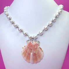 Mermaid Seashell Necklaces Mermaid Princess Pearl Necklace An Elegant Pearl Necklace With A Real Handpicked Unique Florida Seashell, And Glass Faux Pearls. Mesures 18 Inches In Length With A Lobster Claw Closer And A 2 Inch Extension Chain. #Mermaidcore #Princesscore #Regency #Glam #Coquette Mermaid Necklace Diy, Siren Princess, Mermaid Jewlery, Siren Necklace, Seashell Necklaces, Siren Core, Carved Mermaid, Mermaid Seashell, Mermaid Siren