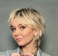 Shaggy Pixie Bob, Cute Bobs For Fine Hair, Shortish Hair, Stylish Short Hair, Hairdos For Short Hair, Messy Short Hair, Hair Brained, Bob Hairstyles For Fine Hair, Trending Haircuts