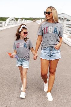 I love matching with my little one! This post has the best 4th of July outfits to buy!! 4th Of July Outfits For Women, Women 30s, Holiday Fits, Spirit Week Outfits, Homecoming Week, July Outfits, Outfit Styles, Slouchy Style