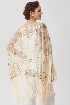 The fringe of the shawl swaying and glittering, large-scale sequins, every frame when walking is a shining moment, luxurious but understated. Features: High quality crystal and imitation pearl Adjustable ribbon band Detachable clip Exquisite head chain design Flapper Outfit, Beaded Shawl, Marchesa Dress, Gatsby Themed Party, Cape Scarf, 1920s Outfits, Vintage Shawls, Fringe Shawl, Bridal Shawl