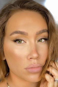 Olive Skin Tone — Which Makeup Shades to Look For? Neutral Skin, Neutral Skin Tone, Makeup Shades, Olive Skin, Soft Autumn, Flawless Makeup, Skin Tone, Skin Tones