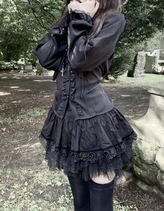 Darker Aesthetic Outfits, Goth Blouse Outfit, Frances Core Aesthetic, Lolíta Dress Black, Japanese Goth Aesthetic, Tanbi Kei Outfits, Industrial Goth Outfit, J Goth Outfits, Salem Witch Trials Outfits