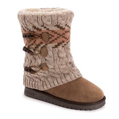 Essentials by MUK LUKS Women's Cheryl Boots can't be beat. Cozy sweater knit design and soft faux fur lining blends everyday comfort with on-trend style. Winter Boots For Ladies, Winter Fit Boots, Pretty Winter Boots, Cutewinter Boots, Wibter Boots, Wimter Boots, Ladies Boots Winter, Muk Luks Boots, Women's Winter Boots