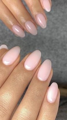 Oval Classy Nails, Short Almond Nails Natural, Almond Round Nails, Short Oval Nails Ideas, Classy Pink Nails, Pink Gel