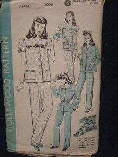 1940s Ladies Pajamas Bed Socks  V Neck Long or Short  Sleeves by kinseysue Vintage Clothes 1940s, Knit Bed, 1940s Hollywood, Knit Pajamas, Patron Vintage, Bed Socks, Knitting Instructions