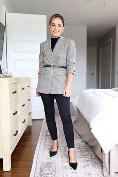 Budget friendly outfit ideas for work via pumps and push-ups blog | business casual outfits | petite friendly outfits for work Pumps And Pushups, Sweater Blazer Outfit, Work Pumps, Fall Blazer, Outfits For Work, Office Casual Outfit, Petite Style, Ponte Leggings